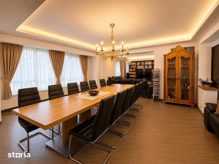 Casă cu 8 camere cu Teren 750 Mp în Central