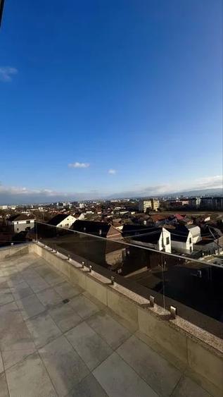 Duplex cu 6 camere cu Canalizare în Dâmbul Rotund