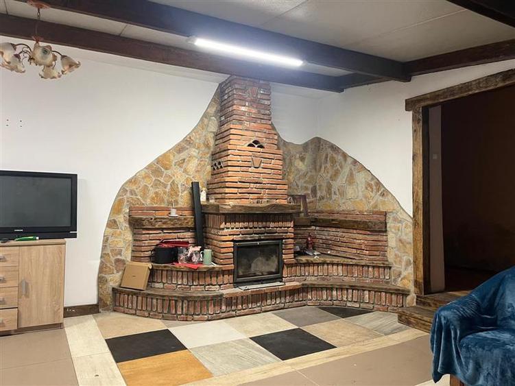 Casă individuală cu 6 camere cu Teren 2999 Mp în Ohaba-Forgaci