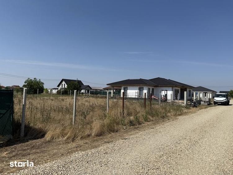 Teren de 462 mp, în Livada