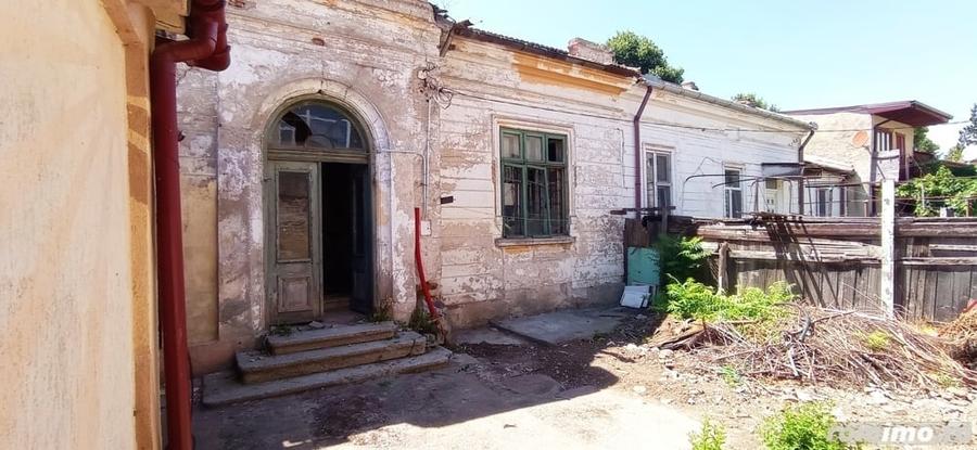 Casă cu 4 camere cu Teren 147 Mp în Central