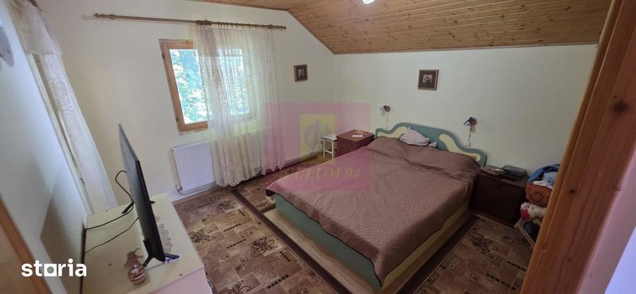 Casă cu 4 camere cu Teren 355 Mp în Central