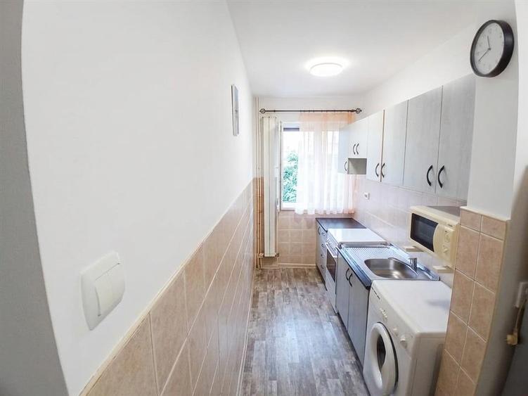 Apartament cu 2 camere semidecomandat în Valenta