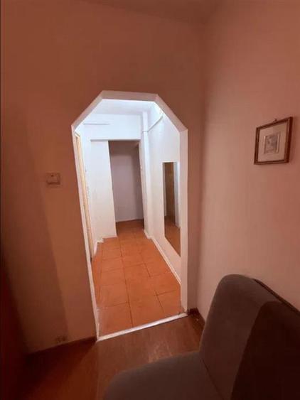 Apartament cu 2 camere nedecomandat în Podu Roș