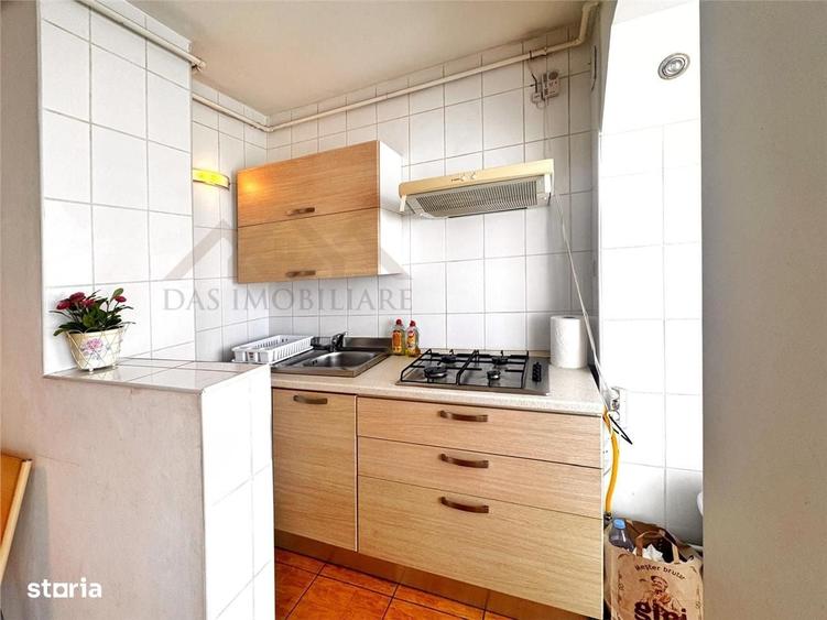 Apartament cu 4 camere decomandat în Central