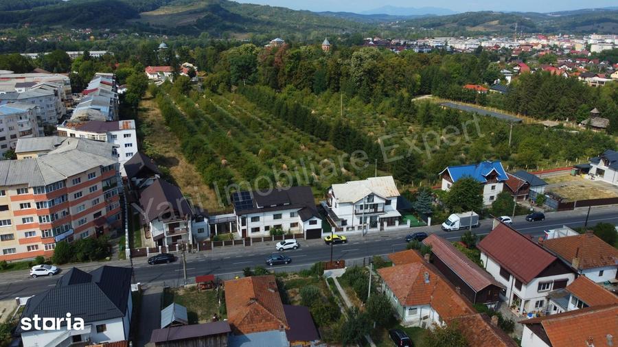Casă cu 4 camere cu Teren 50 Mp în Central