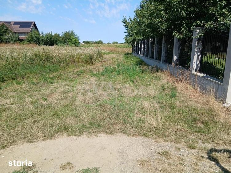 Teren de 700 mp, în Săucești