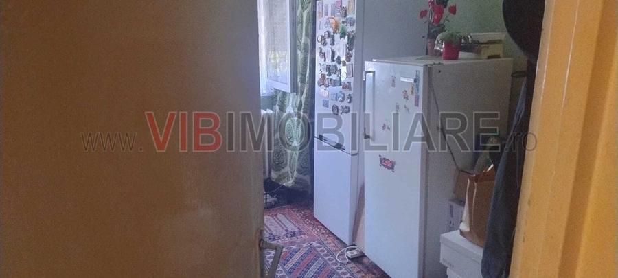 Apartament cu 4 camere semidecomandat în Dacia