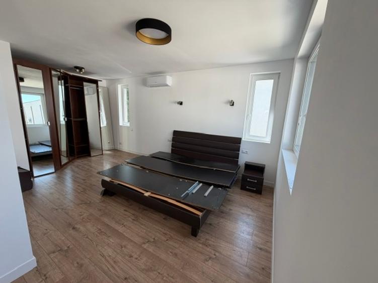 Duplex cu 4 camere cu Canalizare în Ferme