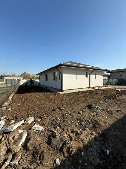 Casă cu 4 camere cu Teren 400 Mp în Clinceni