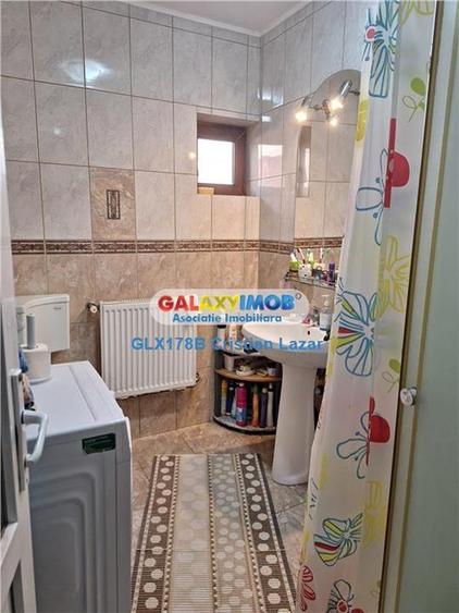 Casă cu 5 camere cu Teren 3190 Mp în Răcari