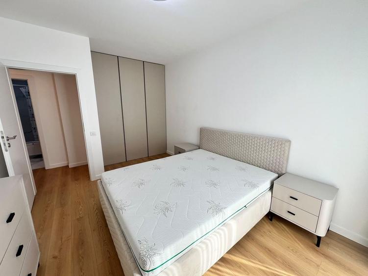 Apartament cu 2 camere semidecomandat, mobilat în Florești
