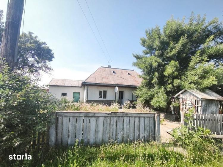 Casă cu 3 camere cu Teren 900 Mp în Dărmănești