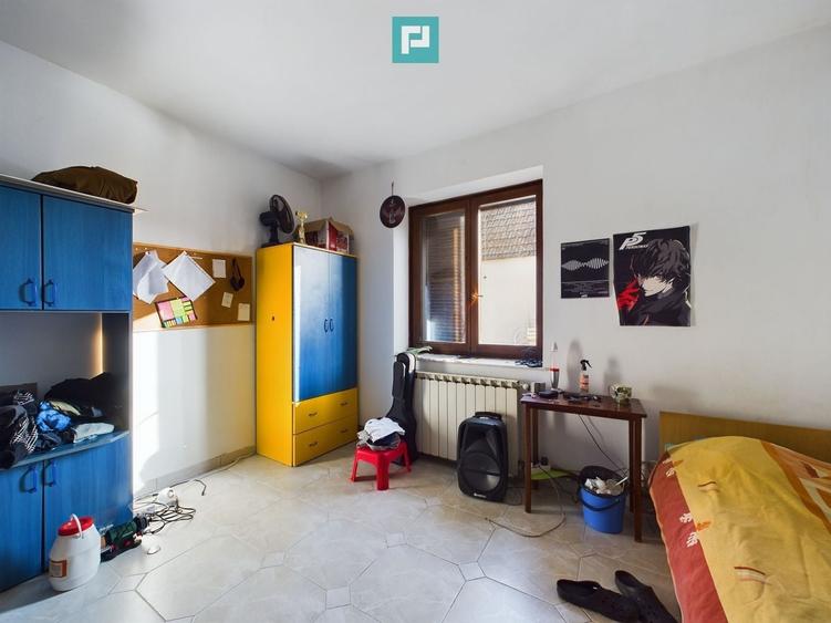 Casă individuală cu 5 camere cu Canalizare în Mehala