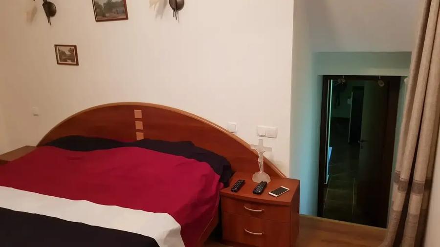 Casă cu 6 camere cu Teren 6200 Mp în Provița de Jos