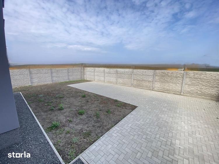 Casă cu 5 camere cu Teren 322 Mp în Săcălaz