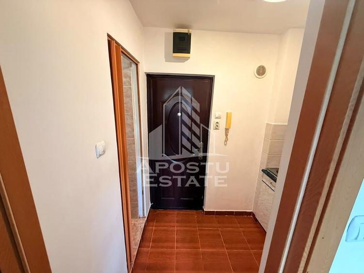 Garsonieră decomandată în Complex Studențesc
