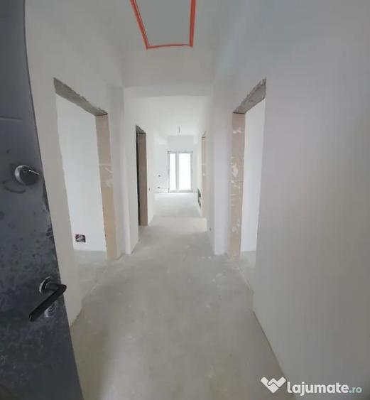 Casă cu 4 camere cu Teren 400 Mp în Vârteju