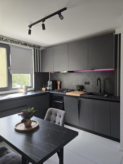 Apartament cu 3 camere semidecomandat în Central