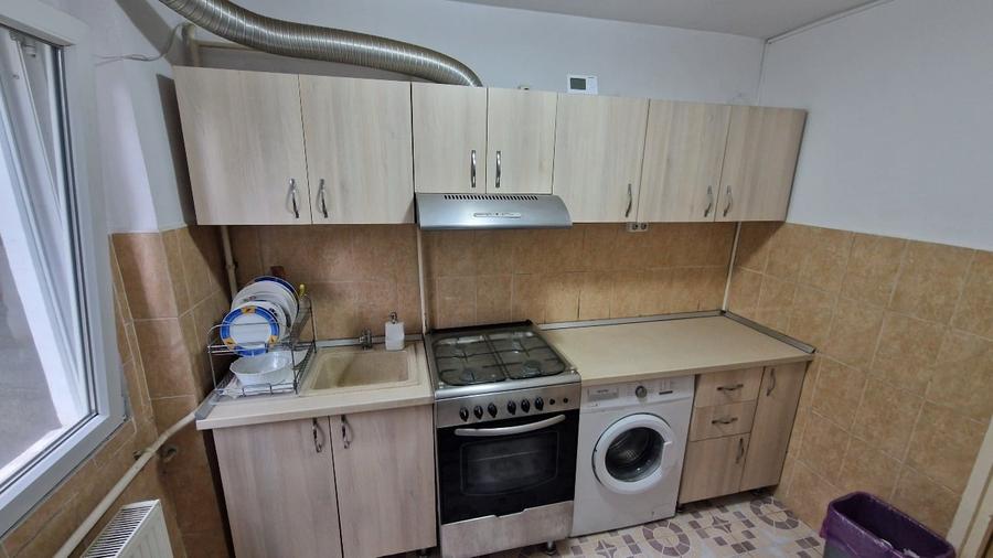 Apartament cu 2 camere semidecomandat, mobilat în Tătărași
