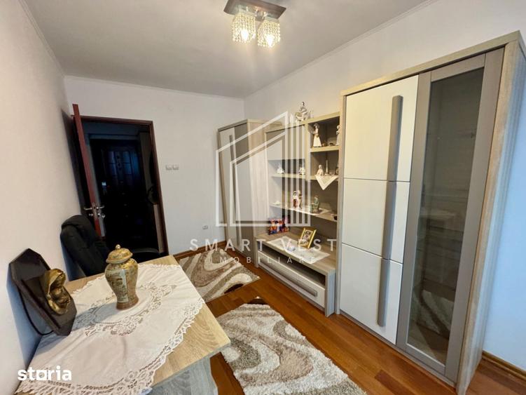 Apartament cu 3 camere semidecomandat, mobilat în Cloșca