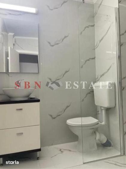 Apartament cu 3 camere semidecomandat în Berceni