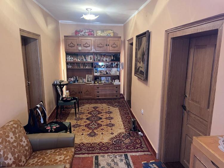 Casă cu 4 camere în Pătulele