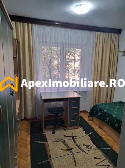 Apartament cu 3 camere decomandat în Obor