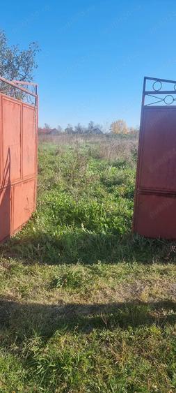 Teren de 2300 mp, în Susani