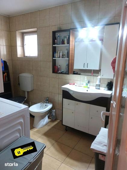 Casă cu Teren 646 Mp în Rogerius