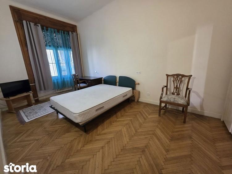 Apartament cu 2 camere decomandat în P-ța Victoriei