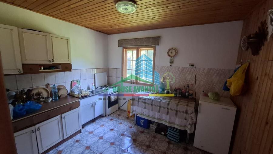 Casă individuală cu 5 camere cu Canalizare în Soveja