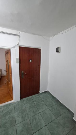 Apartament cu 2 camere decomandat în Nicolina