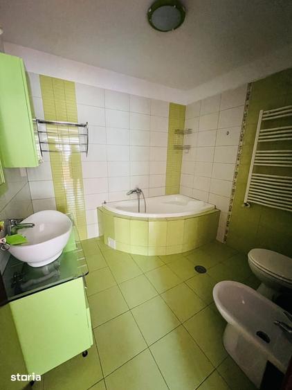 Casă cu 5 camere cu Teren 200 Mp în Central
