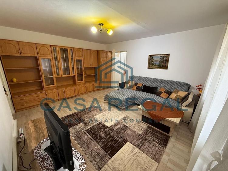 Apartament cu 3 camere semidecomandat, mobilat în Rogerius