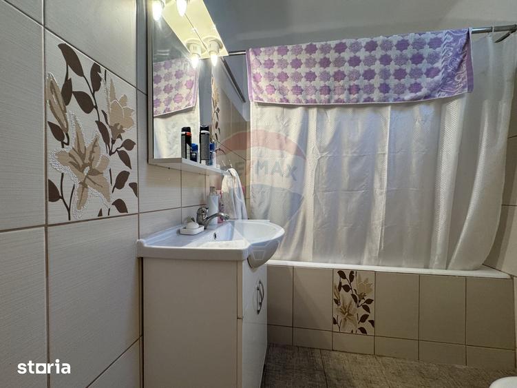 Casă cu 7 camere cu Teren 1026 Mp în Dârlos