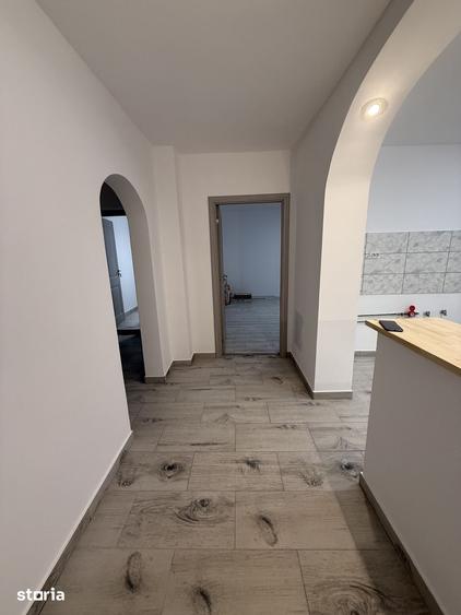 Apartament cu 3 camere în Tei