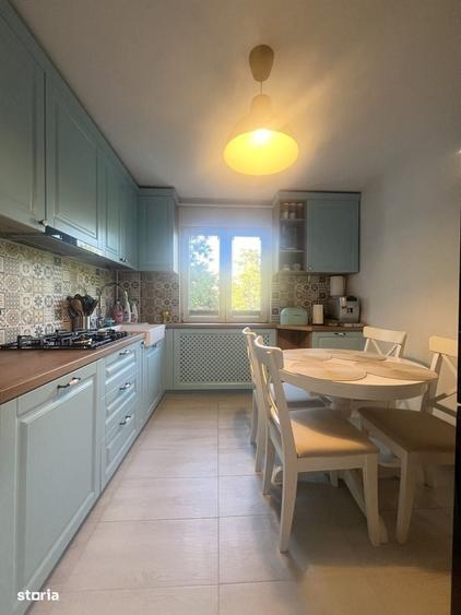 Apartament cu 3 camere decomandat în P-ța Doina
