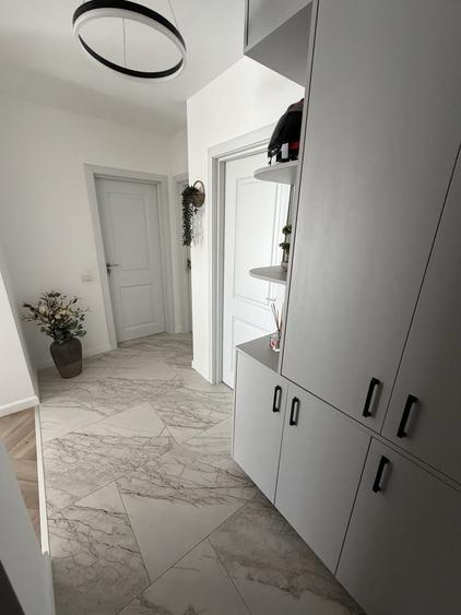Apartament cu 2 camere decomandat în Lisaura