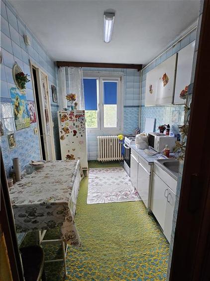 Apartament cu 3 camere decomandat în Brâncoveanu