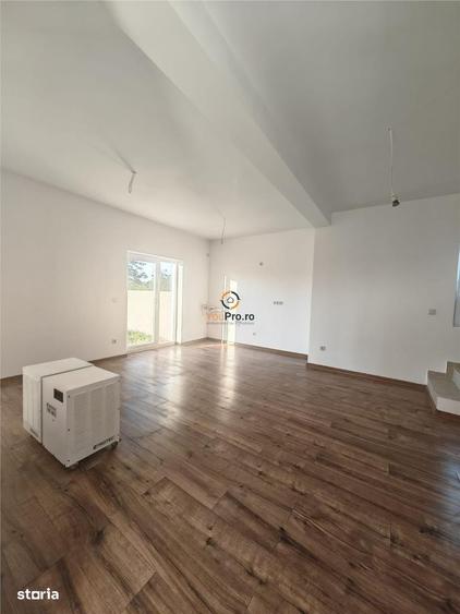 Casă cu 3 camere în Parța