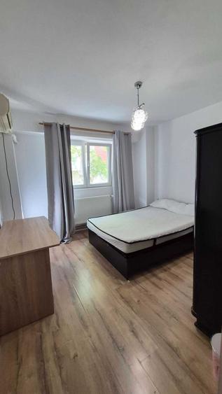 Apartament cu 2 camere decomandat în Berceni