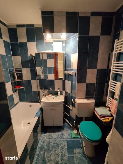 Apartament cu 2 camere semidecomandat în Podu Roș