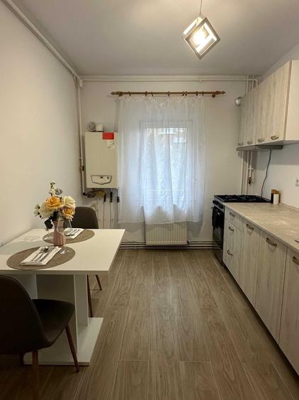 Apartament cu 3 camere decomandat în Grigorescu