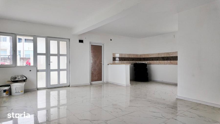 Casă cu 3 camere cu Teren 400 Mp în Central