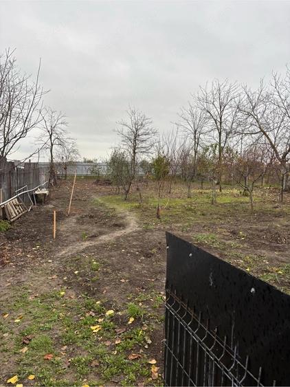 Casă cu 3 camere cu Teren 500 Mp în Sărățeni