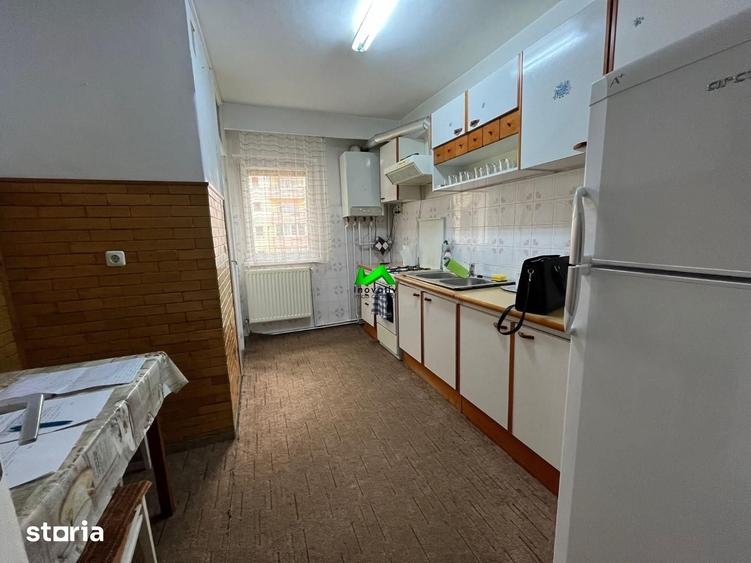 Apartament cu 3 camere decomandat în Turnișor