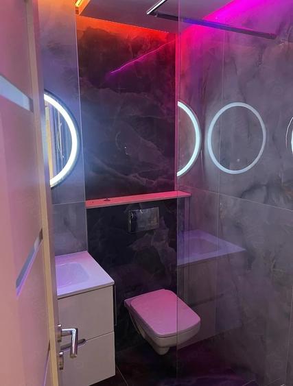 Apartament cu 3 camere semidecomandat în Soarelui