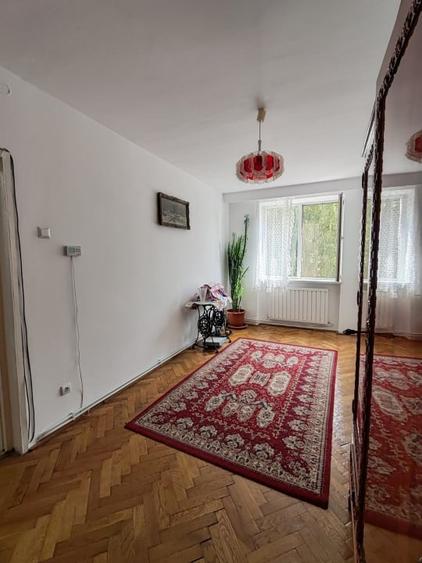 Apartament cu 3 camere decomandat, mobilat în Decebal