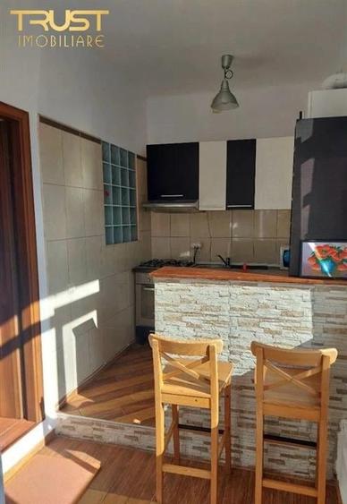 Garsonieră decomandată, mobilată în Schei